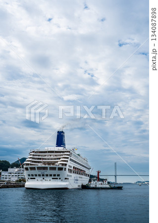 長崎港客船入港（Piano Land）松ヶ枝埠頭着岸中【長崎市】 134087898