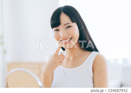 きれいな歯の女性 134087932