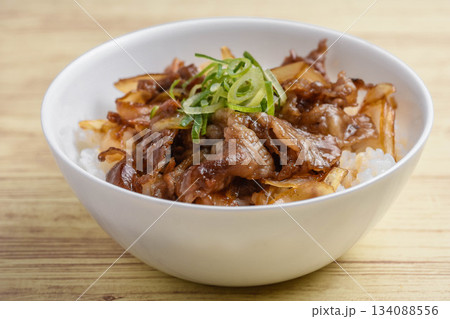 スタミナ回復　豚丼 134088556