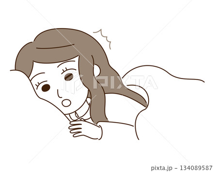 驚いて眼を覚ます女性 134089587