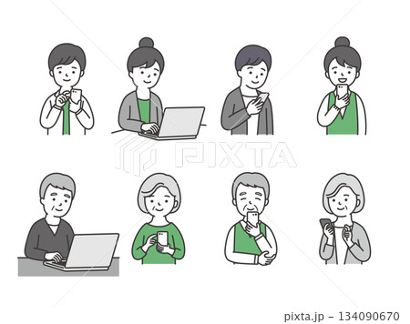 スマートフォン・パソコンを使う人 134090670
