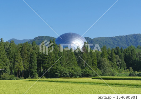 田園地帯から見る福井県立恐竜博物館の恐竜ホール 134090901