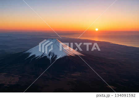富士山　日の出　空撮イメージ 134091592