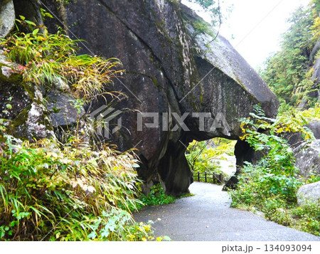 昇仙峡の石門 134093094
