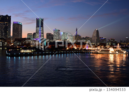 横浜港ヨルノヨ 134094533