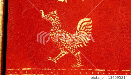 アジアの神獣文様の壁画 134095214