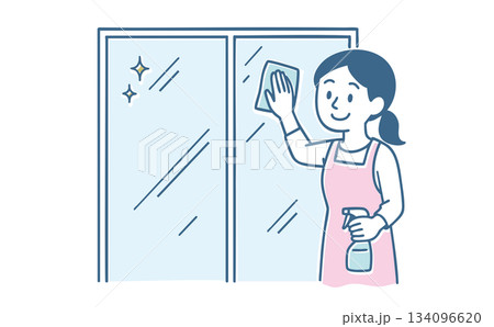 窓拭きをしているママ 134096620