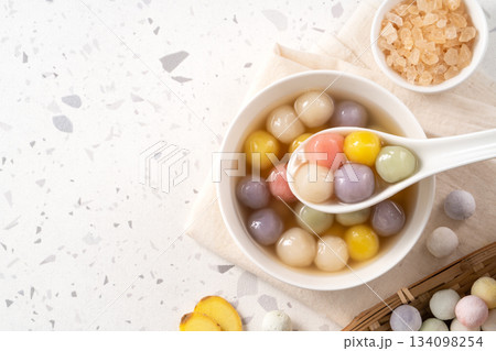 カラフル 多彩 色とりどり 134098254