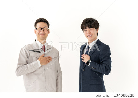 ビジネスマン 作業着 スーツ ビジネスマン 作業着 スーツ 134099229