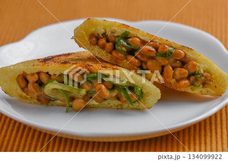 納豆の油揚げ詰め焼き 134099922