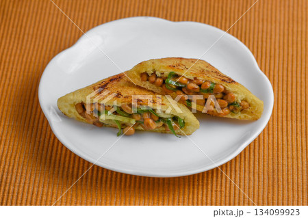 納豆の油揚げ詰め焼き 134099923