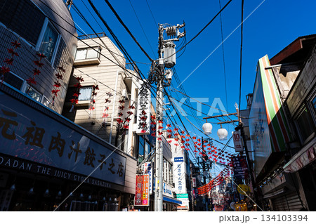 十号通り商店街の景色　京王線笹塚駅の北側　東京都渋谷区笹塚 134103394