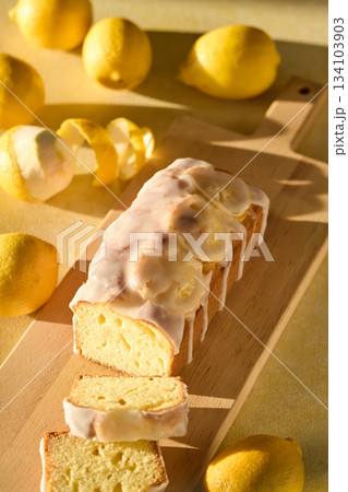 自家製のレモンパウンドケーキ 自家製のレモンパウンドケーキ 134103903