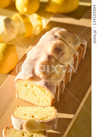 自家製のレモンパウンドケーキ 自家製のレモンパウンドケーキ 134103904