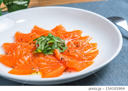 サーモンのカルパッチョ 134105904