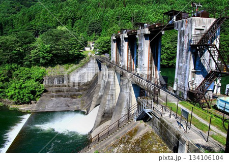 鬼怒川・川治温泉に在る『重力式コンクリートダム』…【小網ダム】 134106104