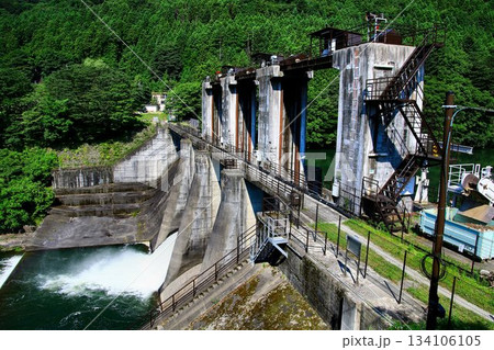 鬼怒川・川治温泉に在る『重力式コンクリートダム』…【小網ダム】 鬼怒川・川治温泉に在る『重力式コンクリートダム』…【小網ダム】 134106105