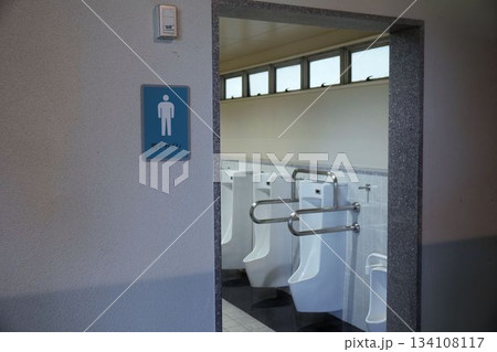 施設のトイレ 134108117