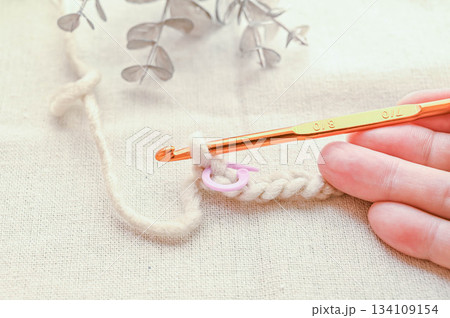 編み物イメージ 基本の鎖編み 134109154