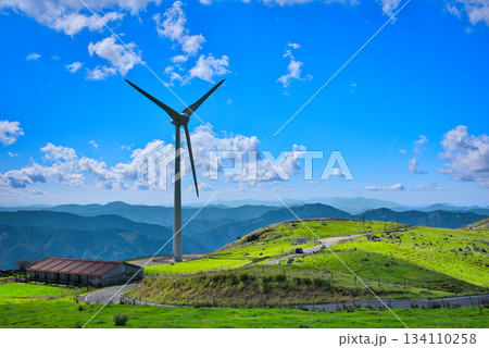 四国カルストの風車 134110258