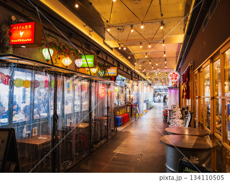 下北沢 ミカン下北の飲食店街 下北沢 ミカン下北の飲食店街 134110505