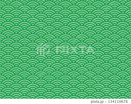 緑色の青海波のパターン 134110678