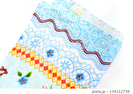 Cotton towel with a bright pattern 134112736