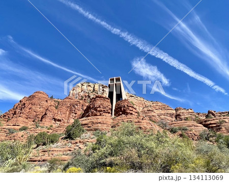 【アリゾナ州】セドナ 岩山に建つ聖十字架教会の外観 134113069