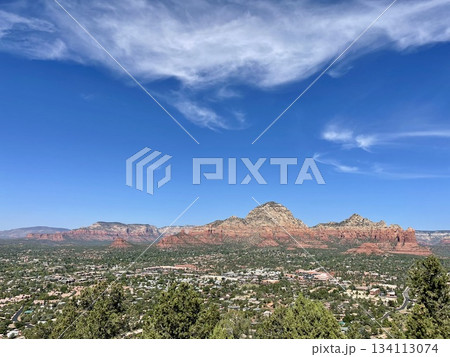 【アリゾナ州】セドナ サンダーマウンテンを望む絶景展望 134113074