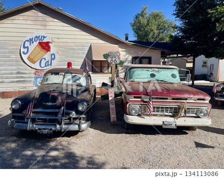 【アリゾナ州】セリグマン 映画『カーズ』の世界とクラシックカー 134113086