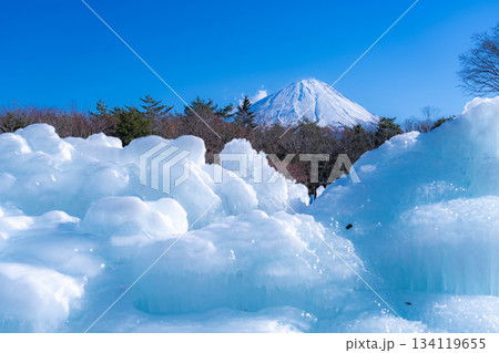 【富士山素材】西湖こおりまつりの樹氷と風景【山梨県】 【富士山素材】西湖こおりまつりの樹氷と風景【山梨県】 134119655