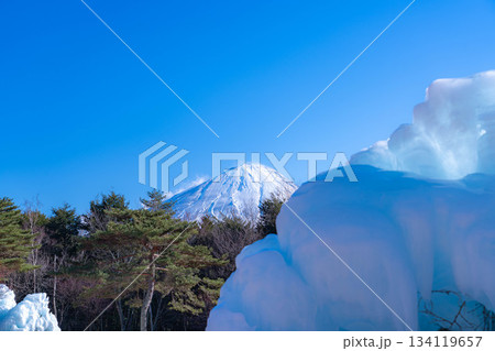【富士山素材】西湖こおりまつりの樹氷と風景【山梨県】 134119657