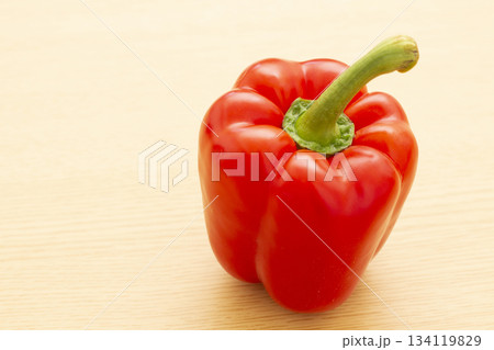 赤パプリカ 134119829