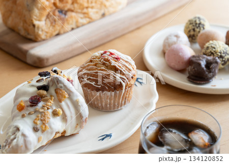 美味しいカップケーキ 134120852