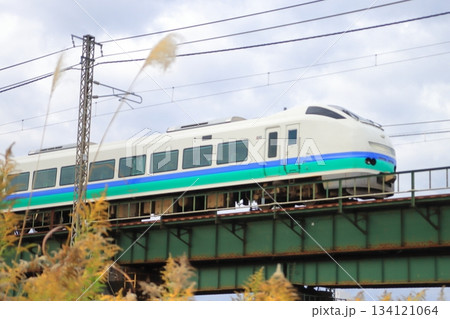 晩秋の信越本線を駆け抜けるE653系(上沼垂復刻色)の特急しらゆき号_2025/11/24撮影 晩秋の信越本線を駆け抜けるE653系(上沼垂復刻色)の特急しらゆき号_2025/11/24撮影 134121064
