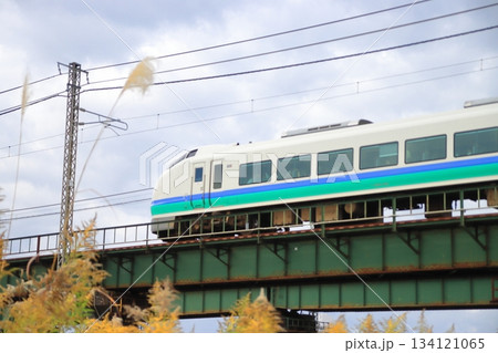 晩秋の信越本線を駆け抜けるE653系(上沼垂復刻色)の特急しらゆき号_2025/11/24撮影 晩秋の信越本線を駆け抜けるE653系(上沼垂復刻色)の特急しらゆき号_2025/11/24撮影 134121065