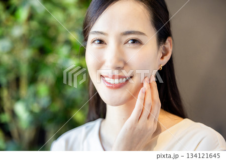 綺麗な歯　女性 134121645