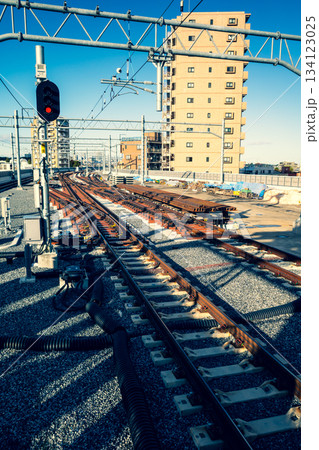 高架橋工事が進む鉄道 東京都 東村山駅周辺 2025.11 b-3 暖色寒色強調 高架橋工事が進む鉄道 東京都 東村山駅周辺 2025.11 b-3 暖色寒色強調 134123025