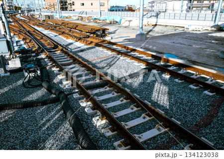 高架橋工事が進む鉄道 東京都 東村山駅周辺 2025.11　d-4 ライトカラー 134123038