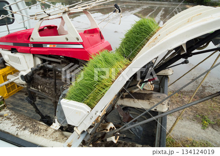 歩行型田植機を軽トラに乗せる 134124019