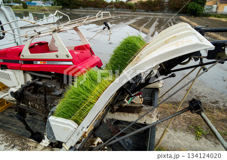 歩行型田植機を軽トラに乗せる 歩行型田植機を軽トラに乗せる 134124020