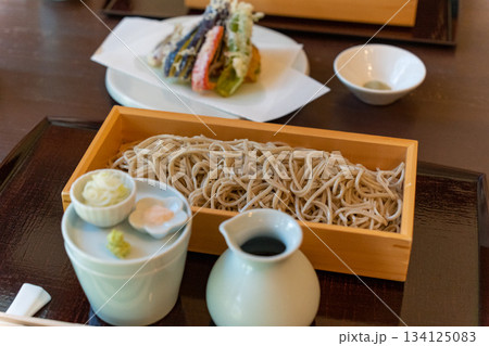 美味しそうな天ぷらそば 美味しそうな天ぷらそば 134125083