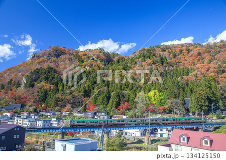 秋の山寺 134125150