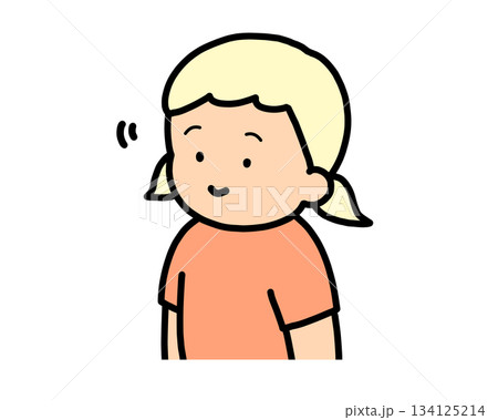 頷く 金髪の女の子 頷く 金髪の女の子 134125214