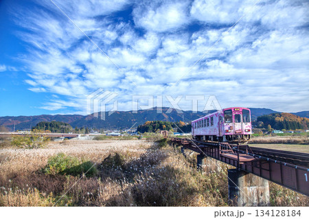ローカル電車 134128184