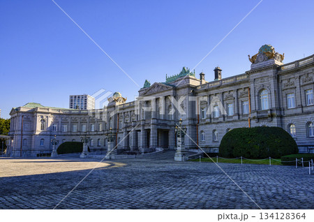東京都　迎賓館（迎賓館赤坂離宮）　正面からの風景　日本唯一のネオ・バロック様式による宮殿建築物 134128364