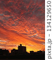 燃える様な朝焼け 134129650