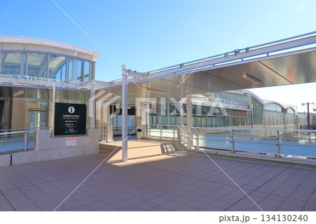 千代田線の北綾瀬駅とららテラス間の連絡通路　  134130240