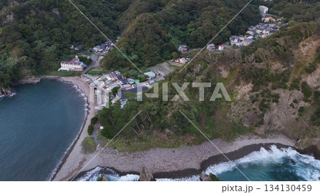浮島海岸（空撮） -　静岡県賀茂郡西伊豆町,日本 134130459