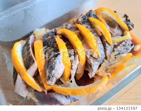 ゆずで挟んだたたきのおかず 134131597